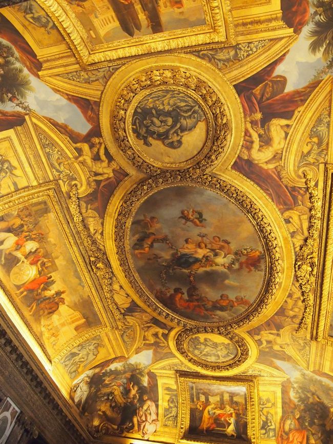 天　井　…　！！　(　ﾟдﾟ)<br /><br />絵もすごいけど、装飾がまたすごい…！！