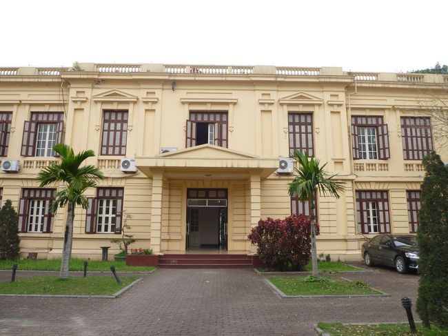 革命博物館中庭から<br />※この日は小学校の見学で、ものすごい小学校低学年が見学に来ていて、ゆっくり見学できませんでした。