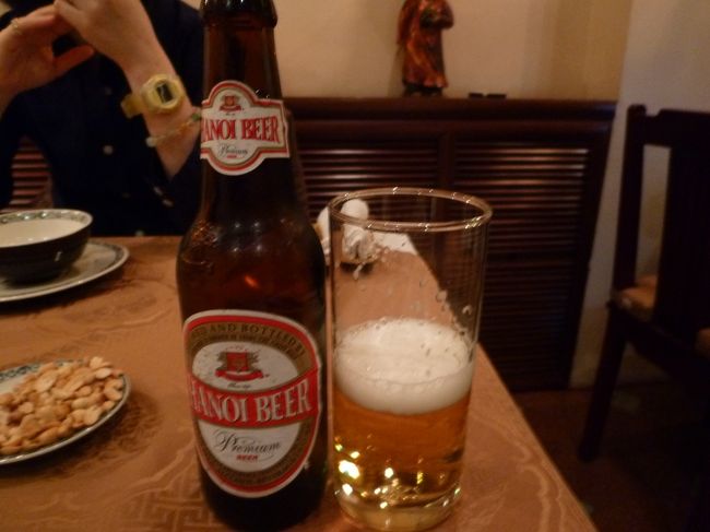 一旦ホテルに戻った後、ハノイ最後の夕食にベトナム料理「カウ・カウ」へ