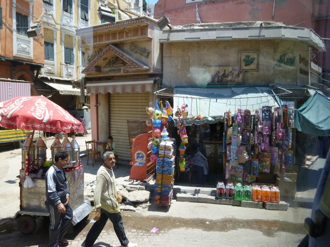街のお菓子屋さん。