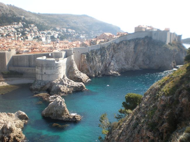 ロヴリイェナツ要塞に入る前にとった風景<br />これも素敵です！<br />昇るのは結構しんどいです。