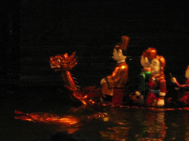 【水上人形劇6】<br /><br />カメさん登場で、カメさんから宝剣を授かります。<br />これで隣国に打ち勝つ事ができました。