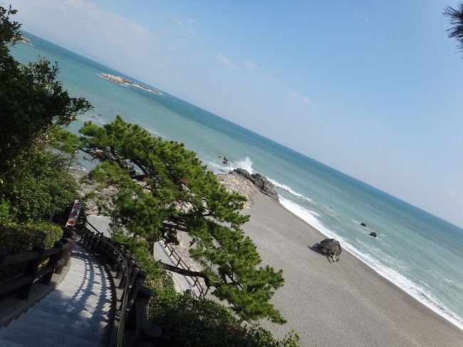 【桂浜】<br /><br />雲が取れると<br />海が輝きだしますね