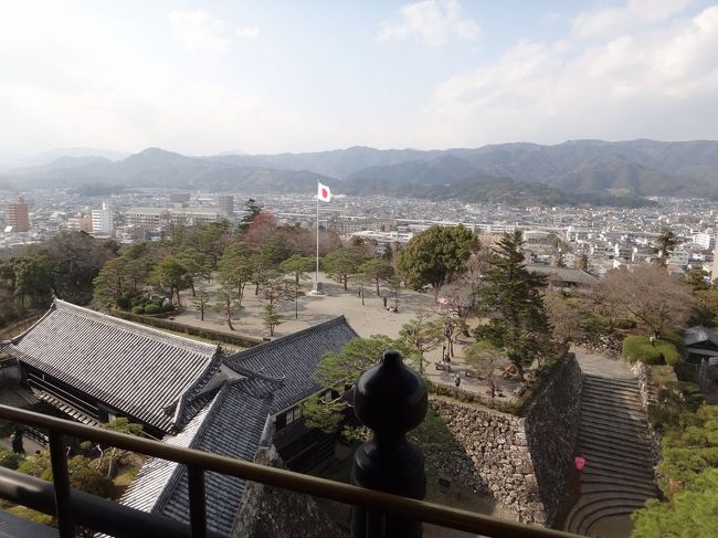 【高知城】<br /><br />天守閣からの眺め