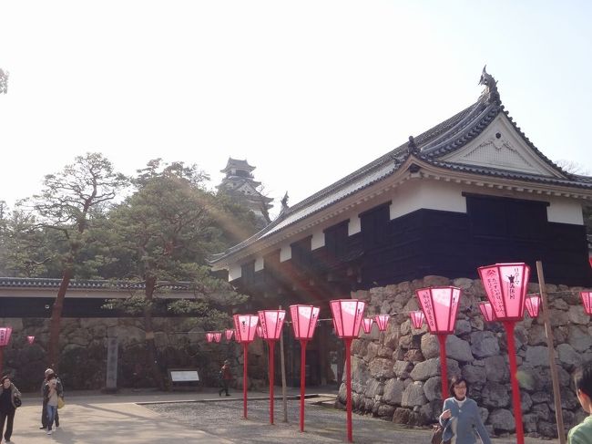 【高知城】<br /><br />追手門と本丸を1枚に収められるのは<br />高知城だけだと相方が言ってました<br />（ホンマかいな？）