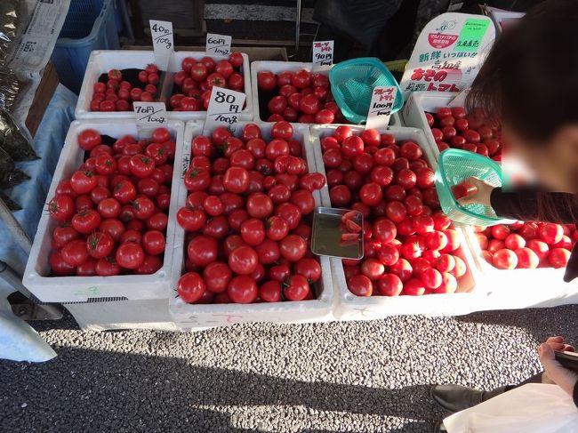 あまりの美しさに<br />フルーツトマト購入〜<br />（さっき完熟トマト買ってたっけ・・・）