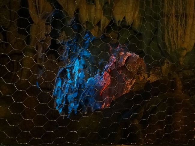 【龍河洞】<br /><br />約１ｋｍのコースは変化に富み<br />なかなか面白かったです。<br /><br />鍾乳石が間近で見られました。