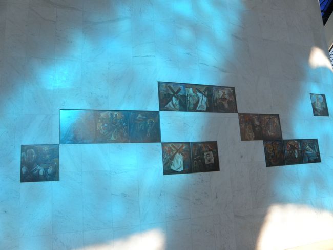  内と外のギャップが魅力的で、なかなか素敵な教会でした♪