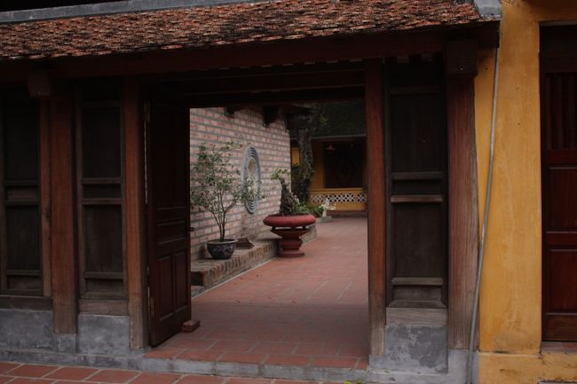 奥に進んでいくことに