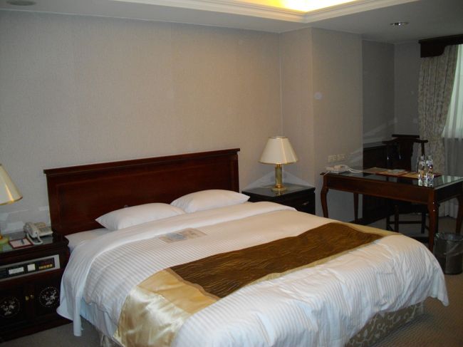 本日宿泊する京都商務旅館です。<br /><br />ここは、３回目の宿泊<br /><br />とても感じのよいホテルです<br />朝食付き、セットもの選択