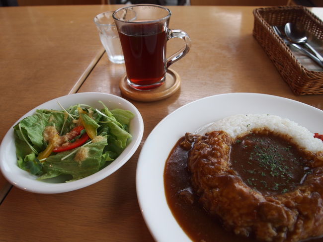 そんなにお腹が空いてなかったハズなのに<br />「びわカレー」なんて聞いたら急にお腹が空いて来た。<br /><br />ほんのり甘いけど･･･。<br />びわが入ってるって、言われなきゃ分からないかも。