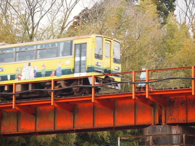 ちょうど列車もやって来た。<br />慌てて写真を撮ったので、列車がちょっとブレてしまったけどナイスタイミングで撮れました。<br /><br />では、埼玉へ戻りますか。