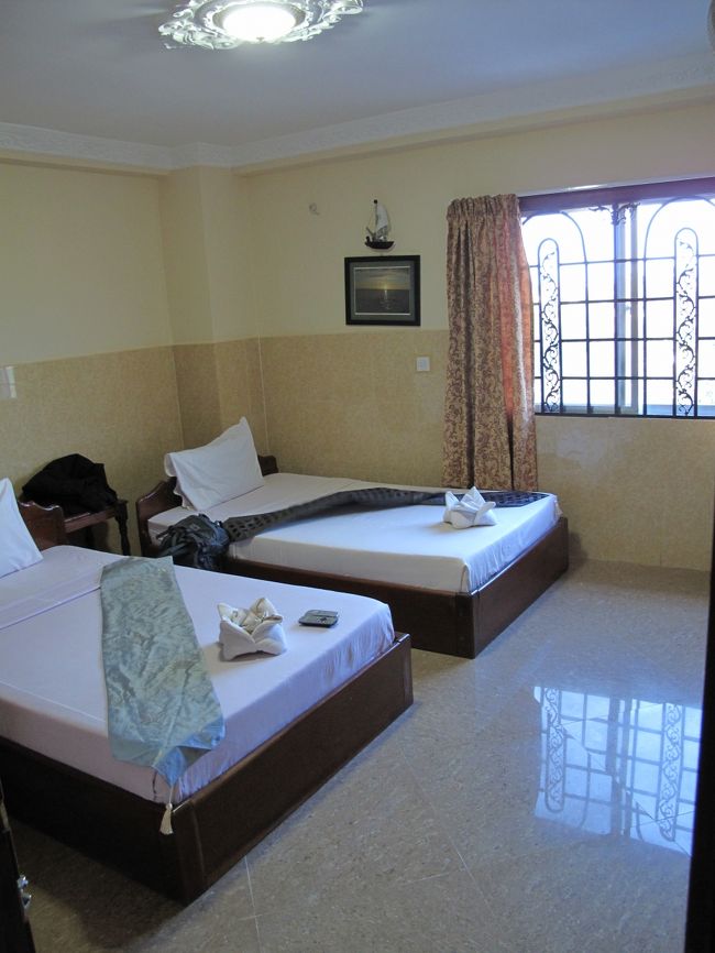 夕方前に宿に到着。<br />ツアーでセレクトされるホテルは、さすがに普段泊まる安宿とはだいぶ違う。<br /><br />