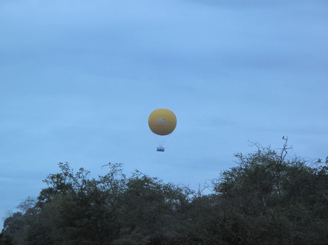気球発見。<br />主要観光地では必ず上がっているね。<br />