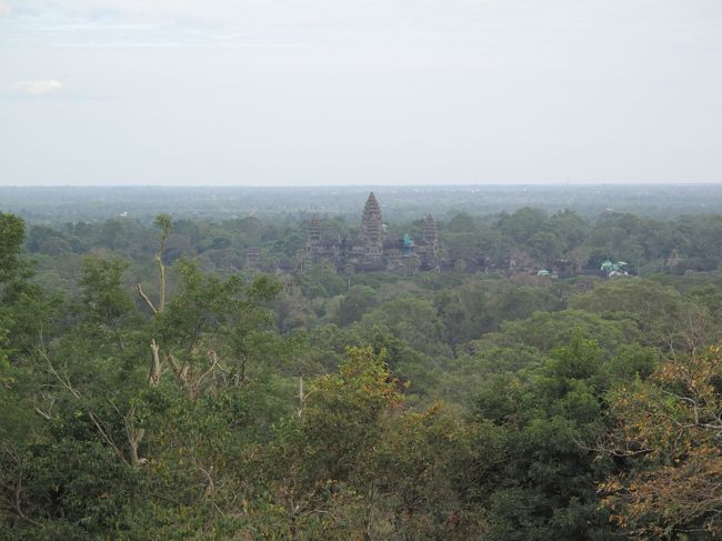 アンコールワットを望む。<br />