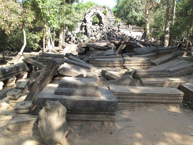 「ラピュタのモデル」がウリのベンメリアに到着。<br />壊れまくってますが、復元されていないこういう状態が、いわゆる通好み、だそうです。<br />