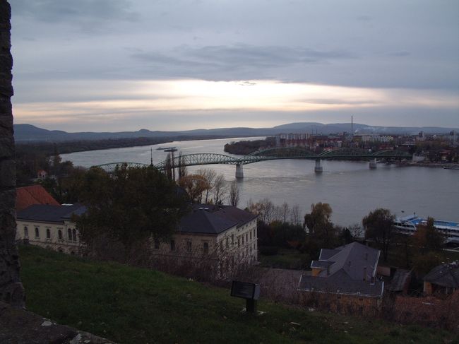 大聖堂近くからのドナウ川