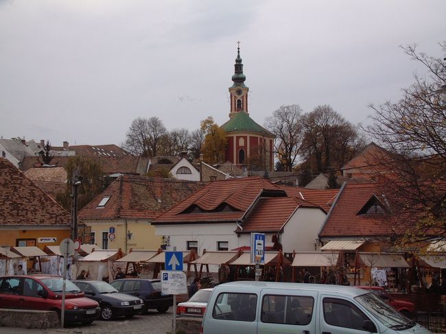 同上、ベオグラード教会（中央）