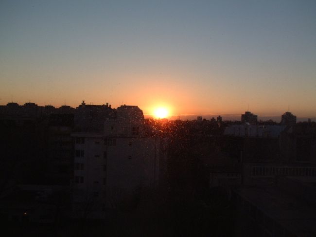 ブダペストのホテルからの朝日