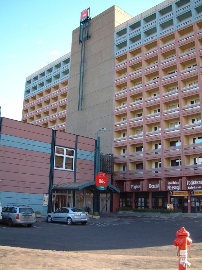 宿泊ホテル、イビス・ボルガ（町の中心から少し離れていたが、すぐ近くに地下鉄の駅があって便利）