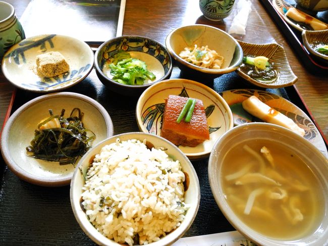 ご飯がヨモギ味がすごくして<br />おいしかった♪