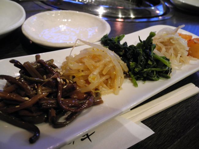 夜ご飯はステーキ♪のはずが、、<br />行ってみたら焼肉屋でした・・・<br /><br />「琉球の牛」