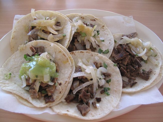 ピックアップでパレンケに戻る。<br />バスを待つ間、タコス食べまくり。<br /><br />中南米ではタコスは北に行くほどクセが無くなる。