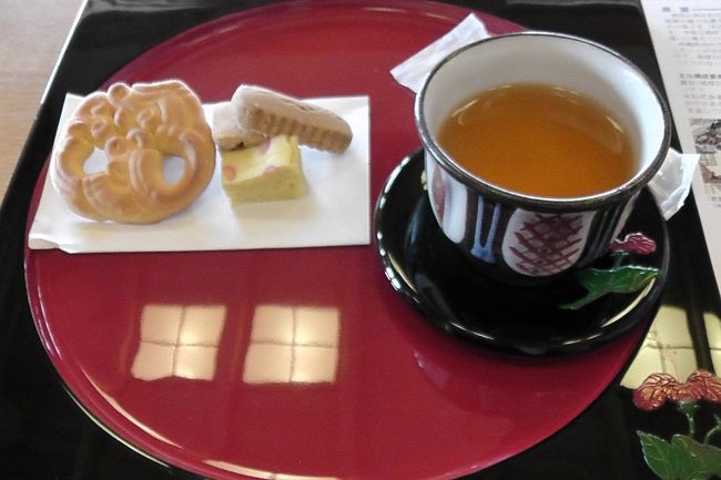 さんぴん茶と沖縄菓子のセット<br /><br />のんびりできて、おいしかったです。<br />