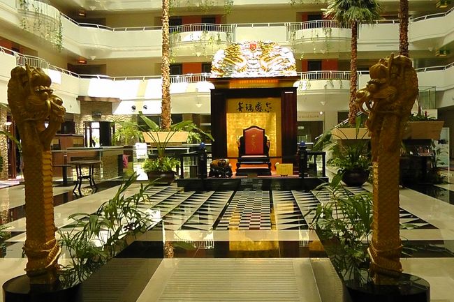 隣のゆりかしホテルに行ってみます。<br />EXESの4階でつながっていて、EXESに泊まっている人はゆりかしホテルにいけますが、逆はできません。<br /><br />ゆりかしのロビーです。大きなホテルです。