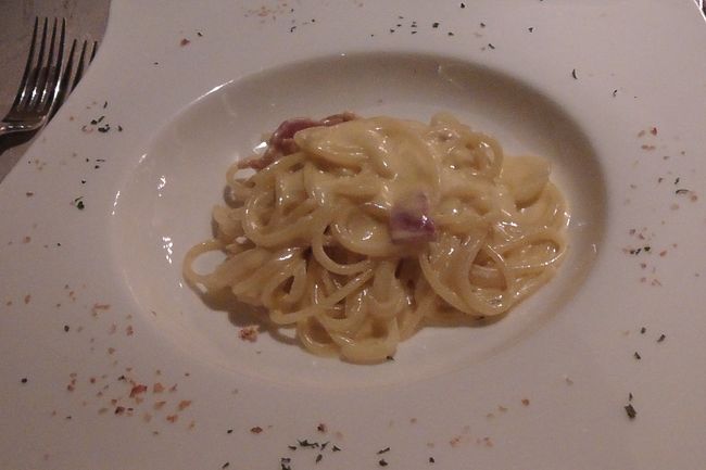 カルボナーラです。<br /><br />夫はチーズが苦手なので、、、って言ったら、ほかのパスタに変えてもらいました。