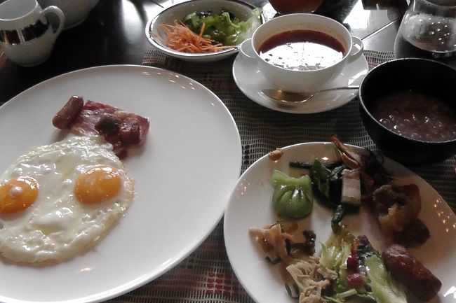 あっという間に、次の日の朝。<br /><br />ちなみにホテルのTVで、無料でいろんなオンディマンドの映画が見れるので、夜はそれを見ました。2本くらいみたかな。