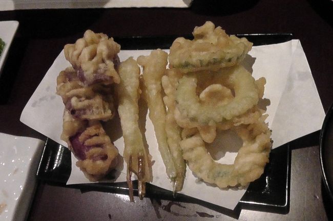 3種類の天ぷら<br /><br />紫いも、ゴーヤ、島らっきょ<br /><br />どれもおいしかったです、