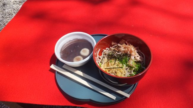 左のそば玉しるこは<br /><br />妻カリがいただきました。