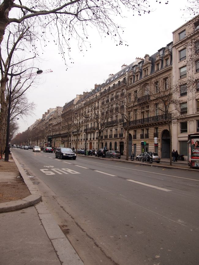 凱旋門観光終了！クレベール大通りを通って、エッフェル塔へ向かいます！