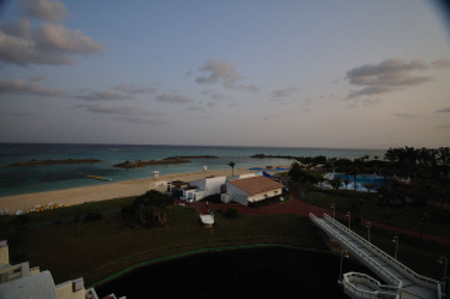 二日目朝、バルコニーからの眺望が素晴らしい。