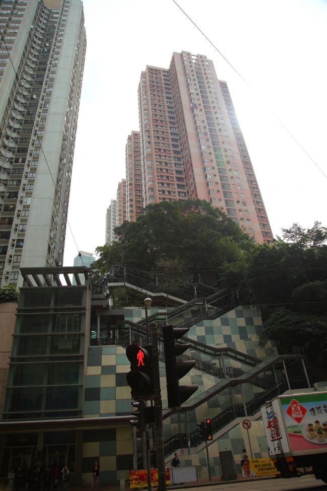 炮台山駅は、駅のすぐ上が高台です。ホテルとは直接関係ないですが・・