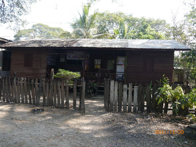 古い住宅などもあるが、綺麗に清掃されている。