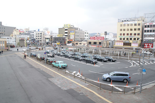 ●JR奈良駅前<br /><br />奈良駅といえば、近鉄の方が栄えています。<br />ここから東大寺方面に行こうとすれば、少し歩かないといけません。