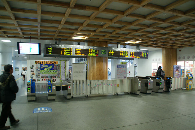 ●改札口＠JR奈良駅<br /><br />何もかもが新鮮に思えます。<br />桜井、天理、和歌山、大阪、京都、加茂方面と路線は豊富です。