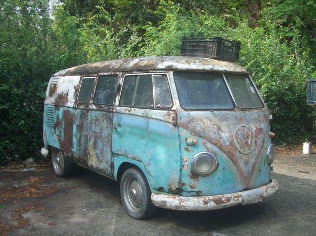 此の状態から起こすのでしょうか？<br /><br />ほとんど丸々一台作るのと一緒かも？<br /><br />タイの方達は板金パテ埋めが上手ですから良い仕事されそうです。