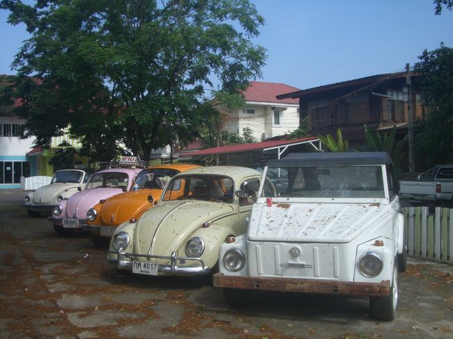 市場に向かう途中で発見　　ワーゲンの専門店ですか？