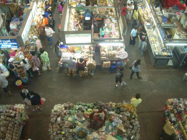 もう一階上に登ってみます