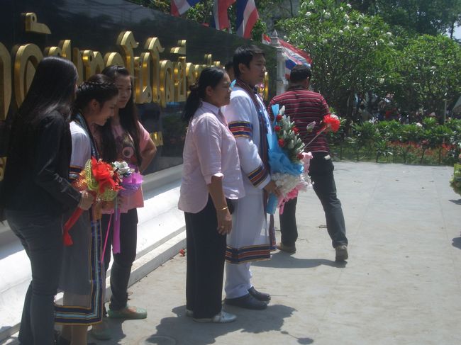 こちらは法衣みたいな制服です