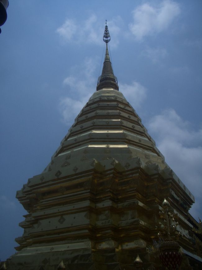 同じ仏塔ですがお参り前と写り方が違う、考え過ぎですかね・・・