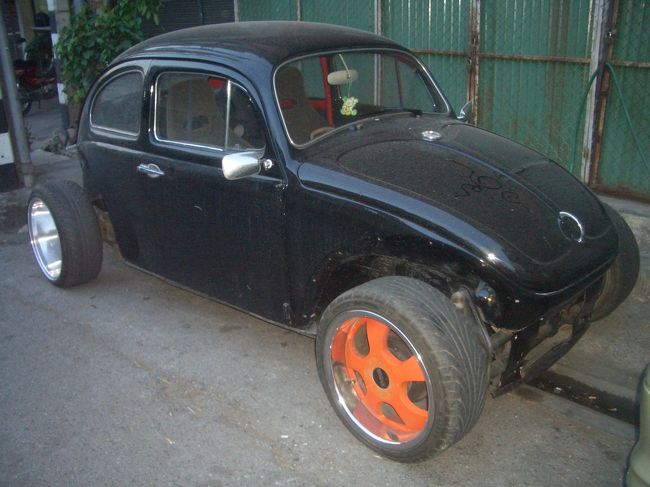 うッひゃ?って感じです、ヘッドライトをプロジェクターに換えています。