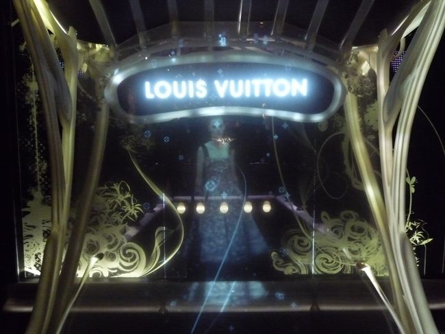 ルイヴィトンも出展。