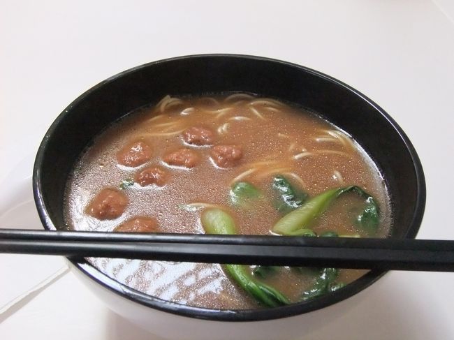 悩んでる間にお腹がすいたので、とりあえず腹ごしらえ。<br />見たまんまの味でイマイチだったけど、少し元気が出た。