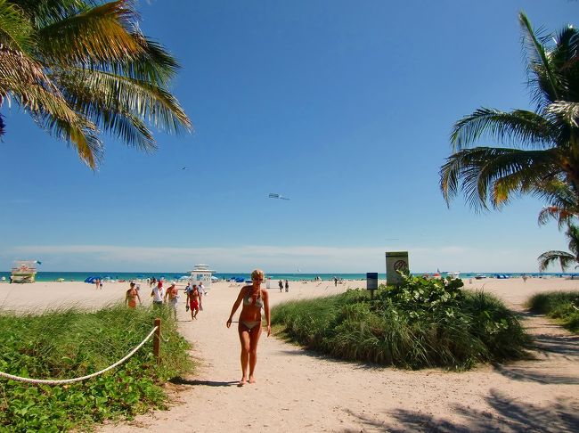 ビーチの入り口は各ブロックにあります。