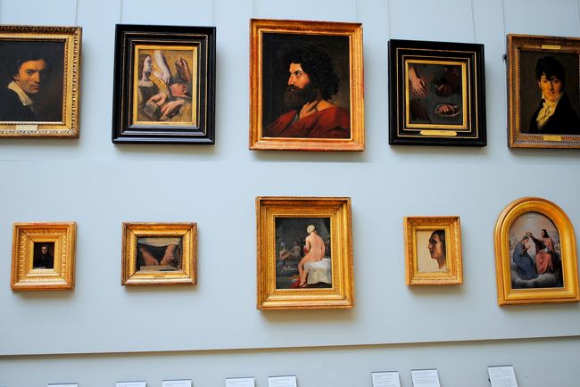 フランスの新古典主義の作品。<br />　アングル「小浴女・ハーレムの内部」他。