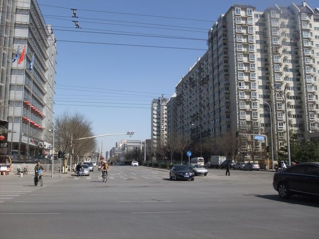 今日も晴れてる！<br /><br />東直門近くのラッフルズシティに行ってみた。